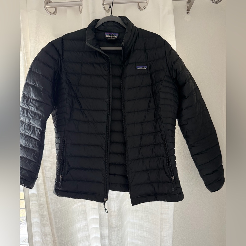 Women’s Patagonia down puffer